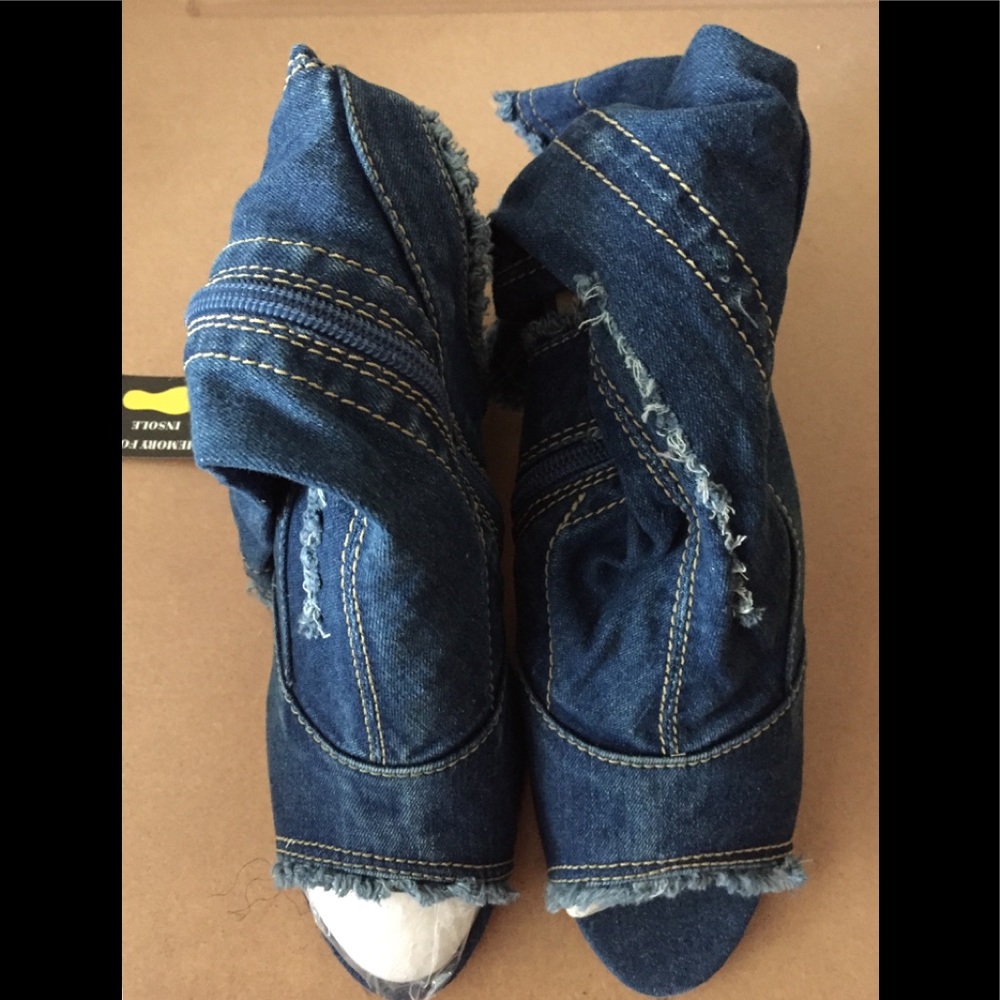 Jacobies peep toe denim bootie Sz 9